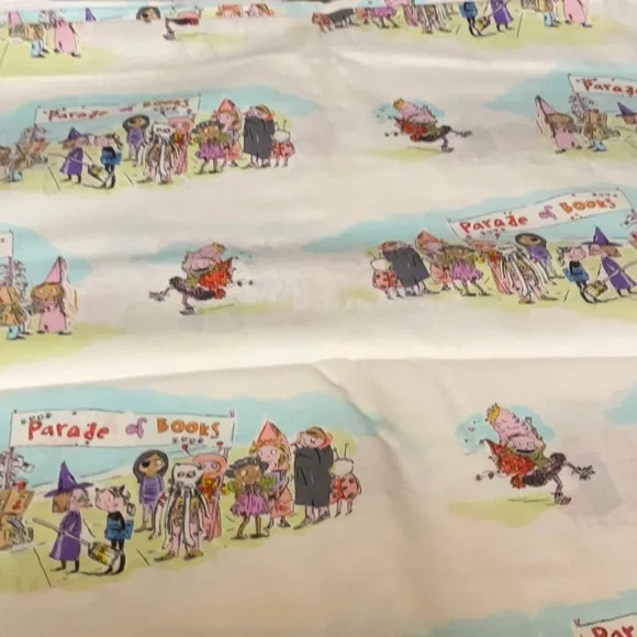 Precious and vintage style fabric.  Cotton and needs a home!  Too fun! - Picture 4 of 4